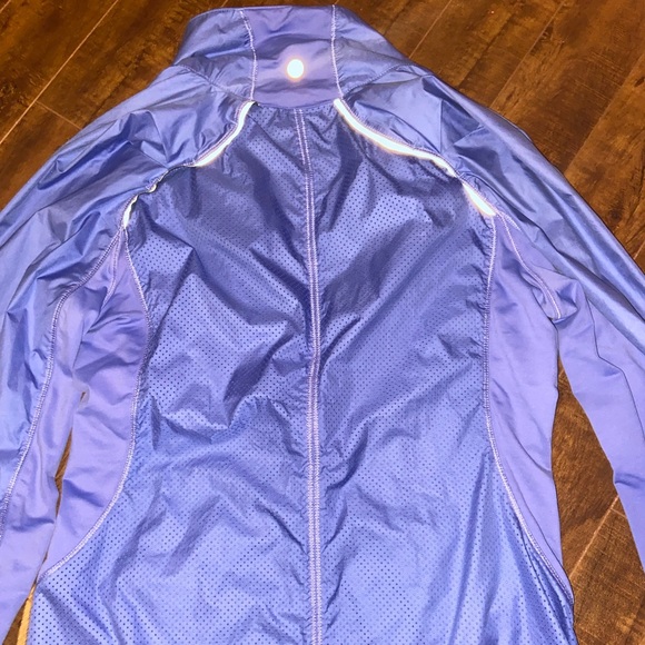 Lululemon - Picture 2 of 3